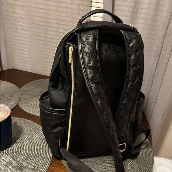 Itzy Ritzy Quilted Black Diaper Bag (Backpack) - Picture 4 of 9